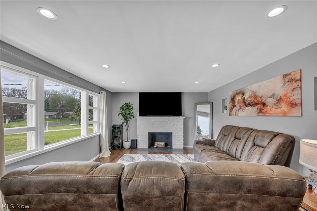 5814 Lake Cable Avenue NW Canton OH 44718