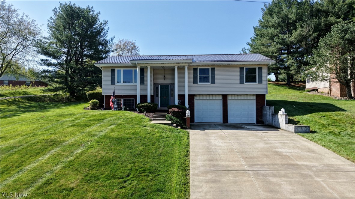 592 Hilan Avenue SW New Philadelphia OH 44663