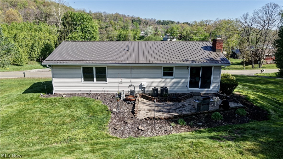 592 Hilan Avenue SW New Philadelphia OH 44663