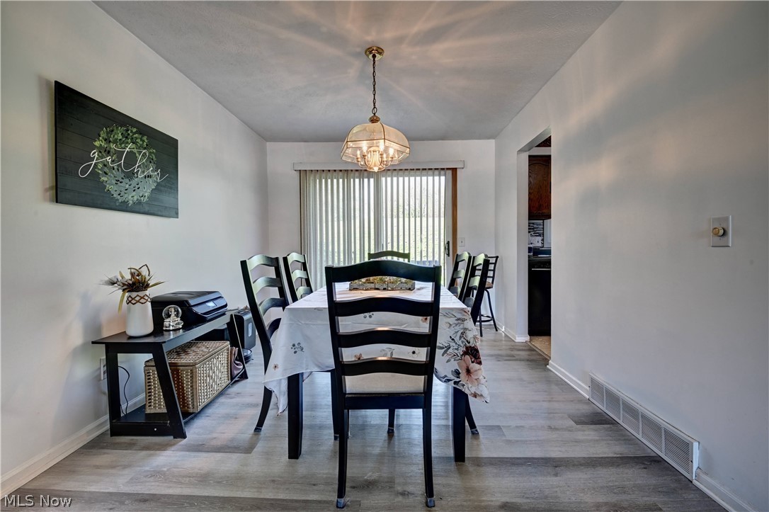 592 Hilan Avenue SW New Philadelphia OH 44663