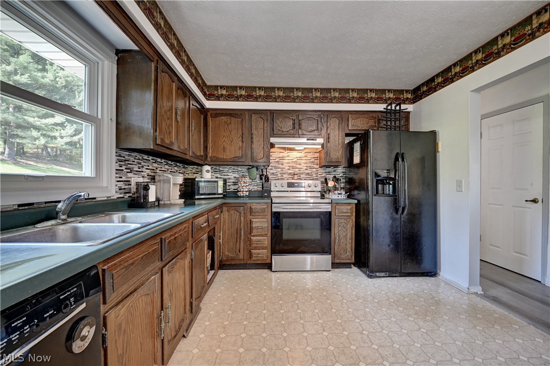 592 Hilan Avenue SW New Philadelphia OH 44663