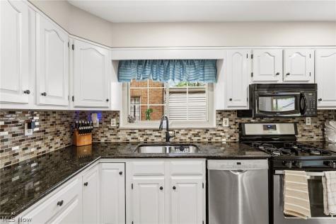3202 W 165th Street Cleveland OH 44111