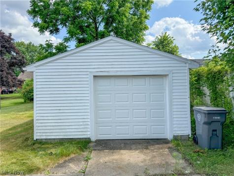 1339 Douglas Avenue Youngstown OH 44502