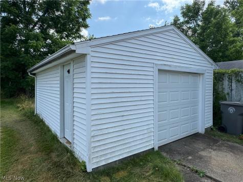 1339 Douglas Avenue Youngstown OH 44502