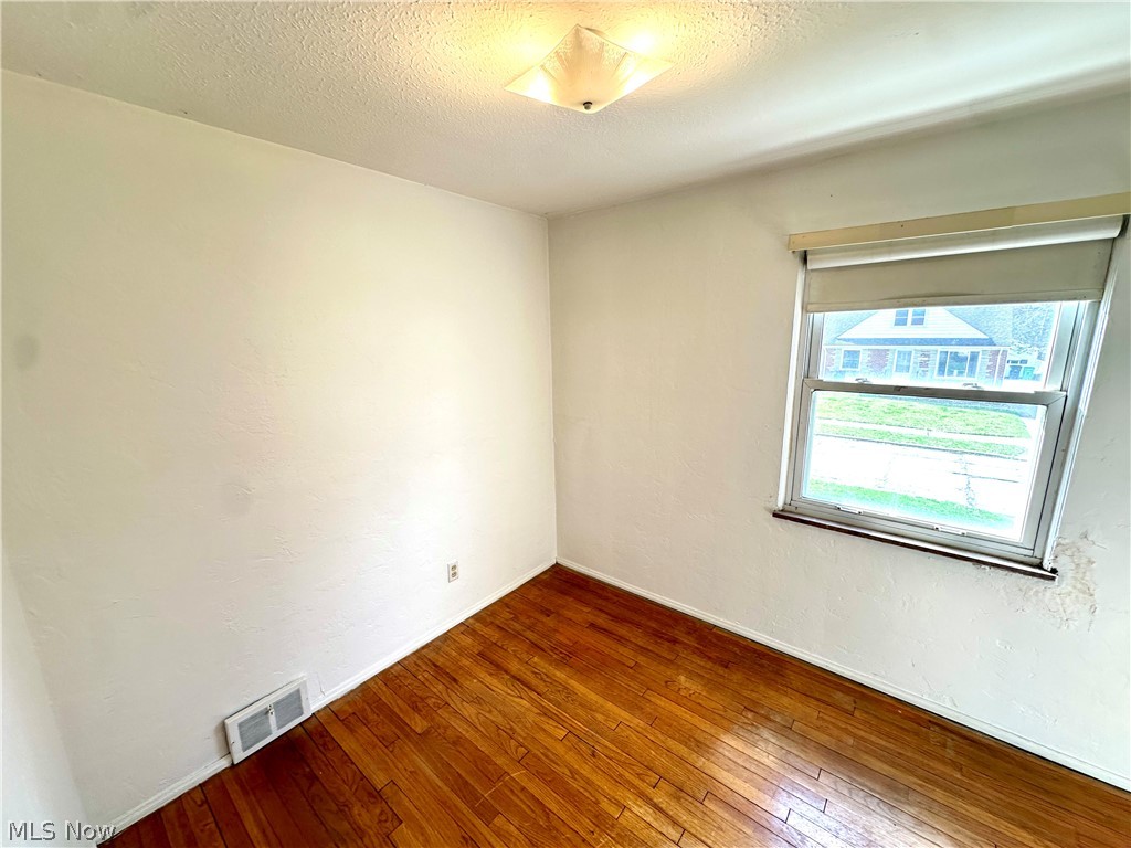 24251 Puritan Road Euclid OH 44123