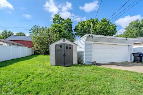 15979 Southway Drive Brook Park OH 44142