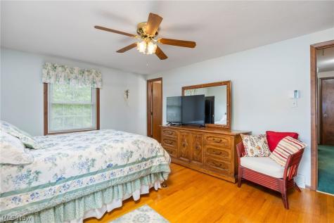8152 Twin Oaks Drive Broadview Heights OH 44147