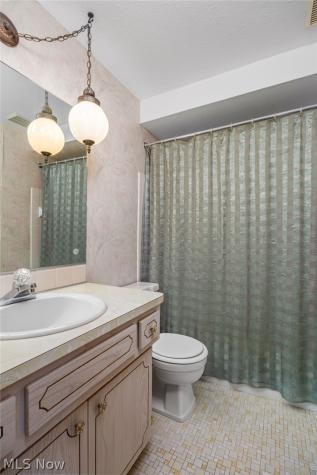 8152 Twin Oaks Drive Broadview Heights OH 44147