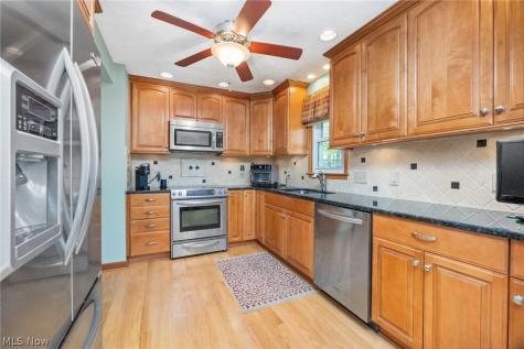 8152 Twin Oaks Drive Broadview Heights OH 44147
