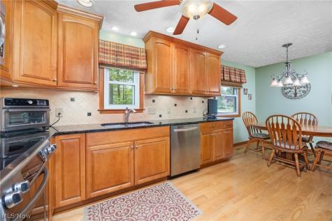 8152 Twin Oaks Drive Broadview Heights OH 44147