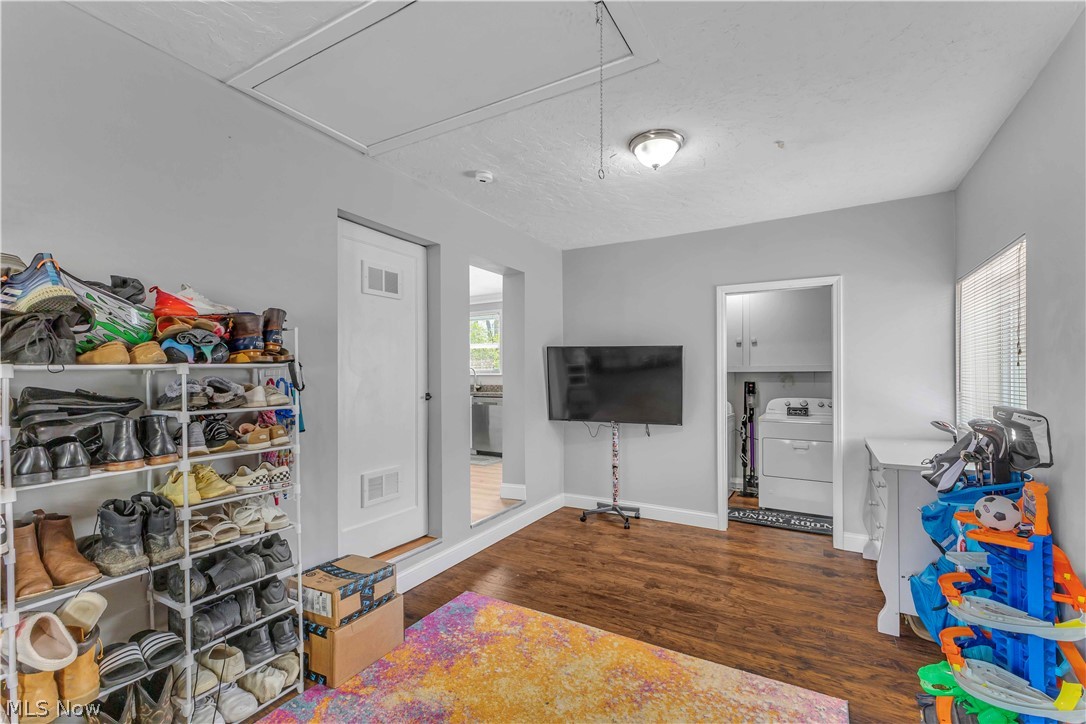 6355 Dellrose Drive Parma Heights OH 44130
