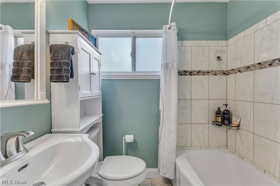 6355 Dellrose Drive Parma Heights OH 44130