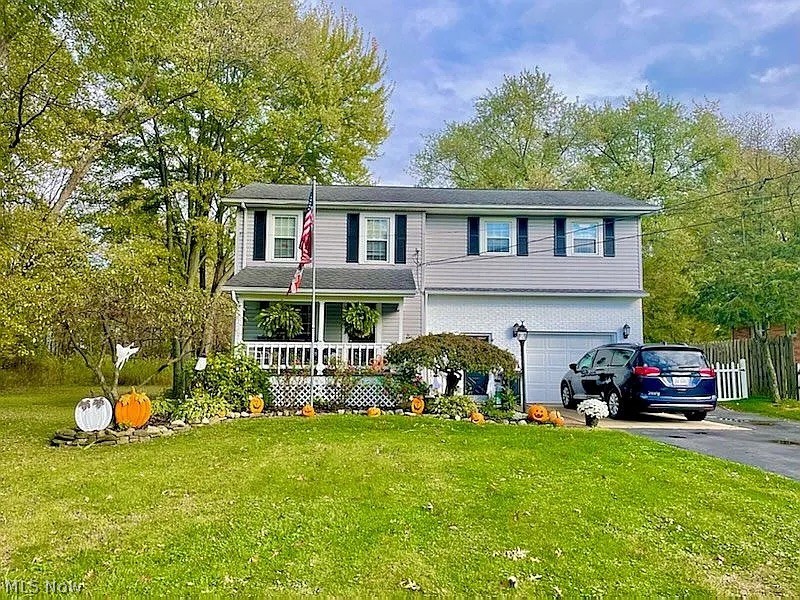 6134 Mahoning Avenue NW Warren OH 44481
