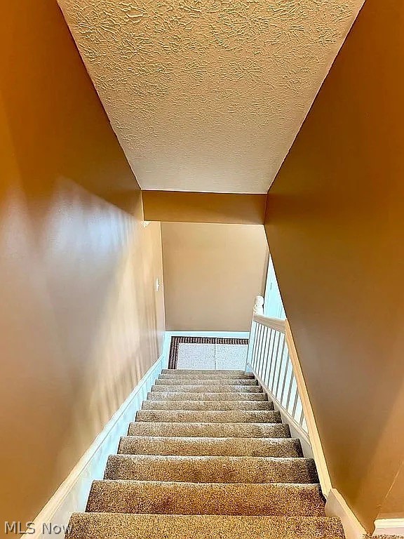 6134 Mahoning Avenue NW Warren OH 44481