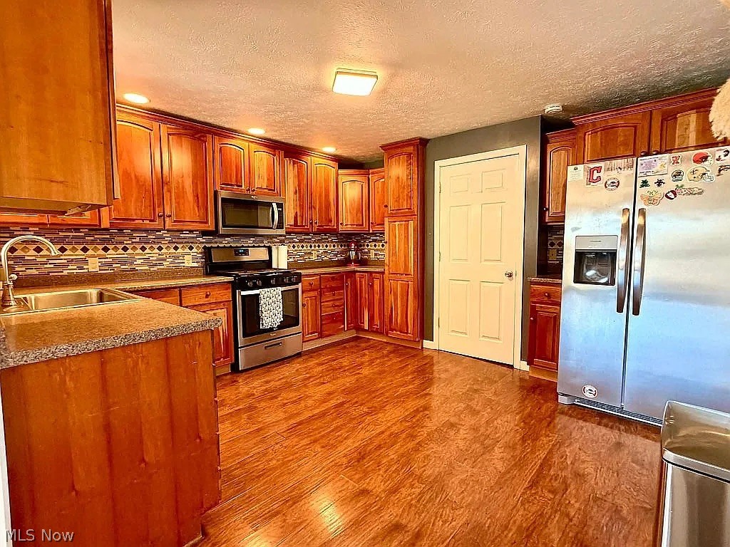 6134 Mahoning Avenue NW Warren OH 44481