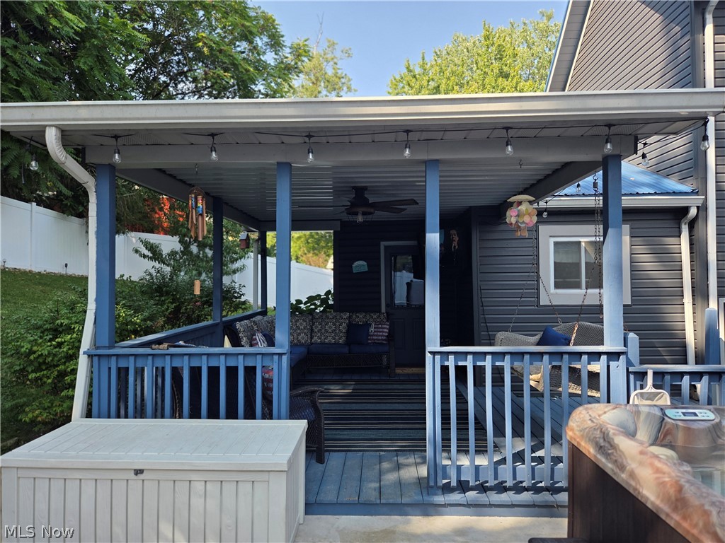220 S Wardell Street Uhrichsville OH 44683