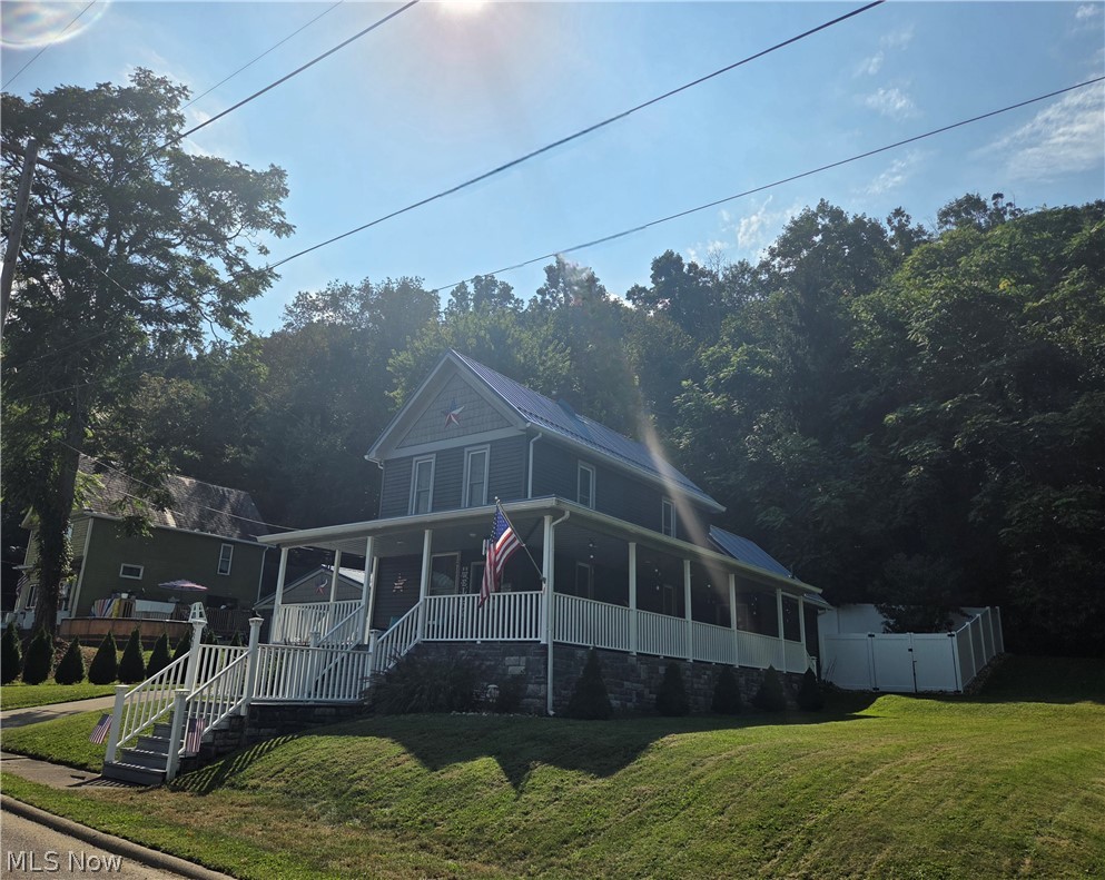 220 S Wardell Street Uhrichsville OH 44683