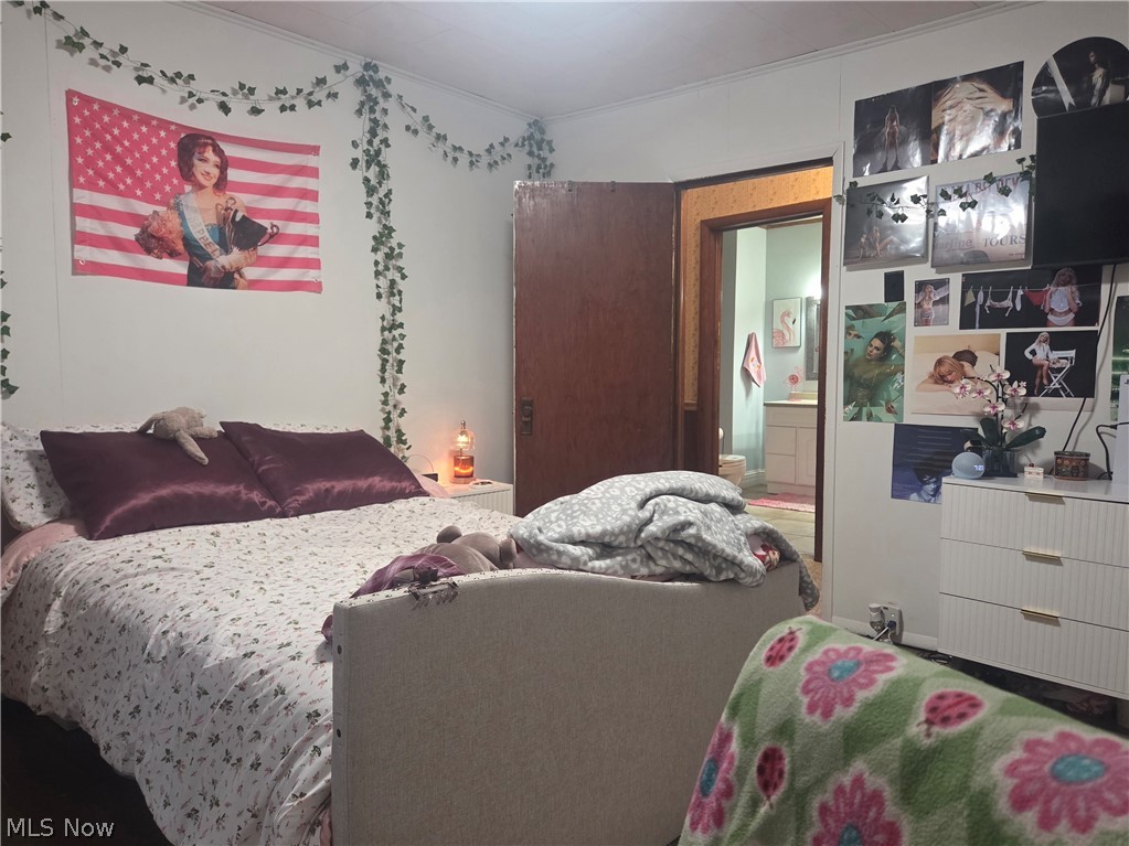 220 S Wardell Street Uhrichsville OH 44683