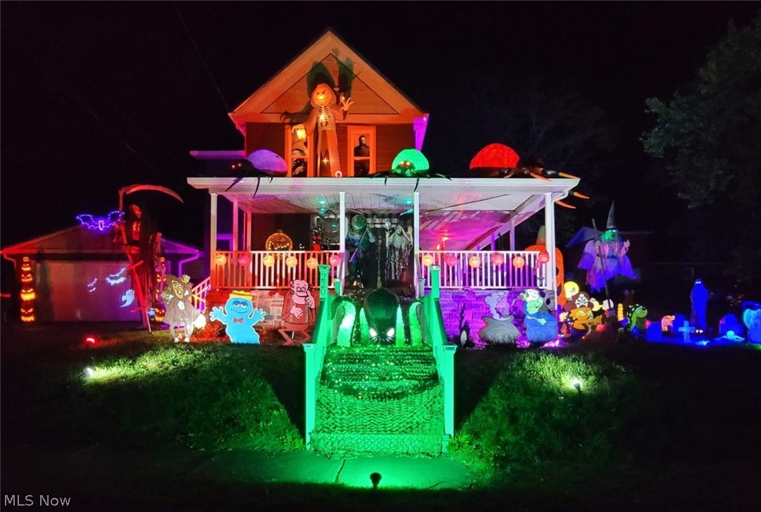 220 S Wardell Street Uhrichsville OH 44683
