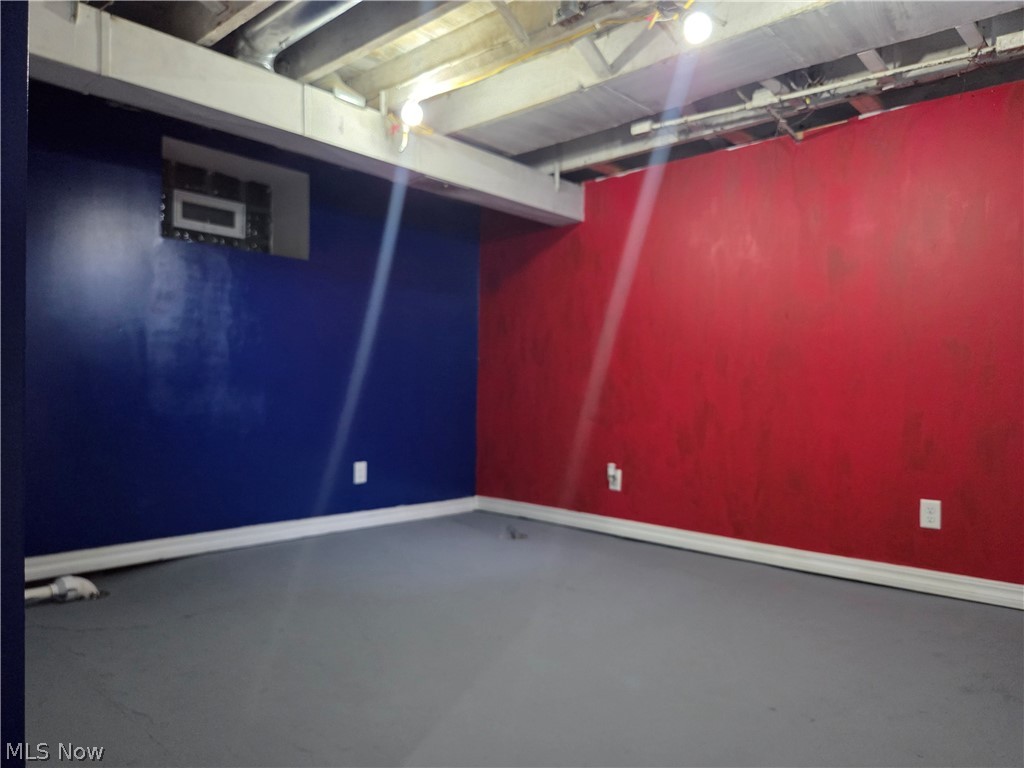 220 S Wardell Street Uhrichsville OH 44683