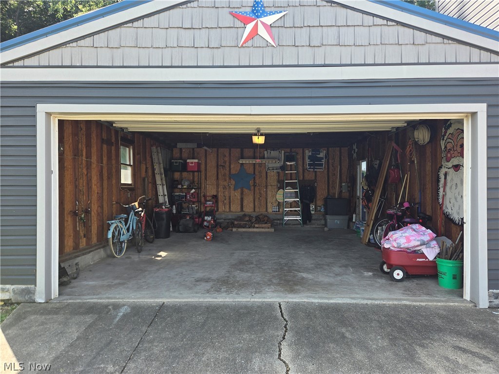 220 S Wardell Street Uhrichsville OH 44683