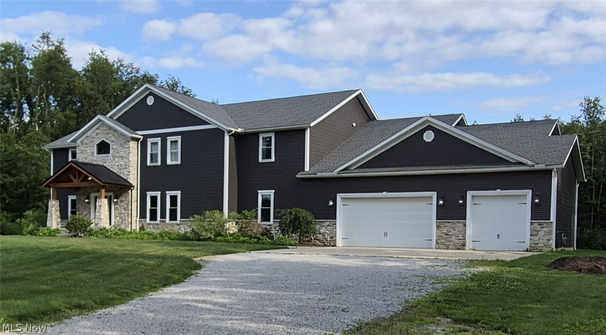 2252 Applegrove Street NE Canton OH 44721