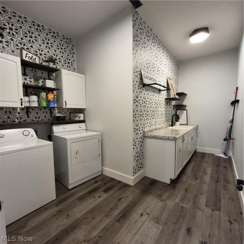 2252 Applegrove Street NE Canton OH 44721
