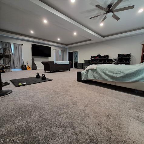 2252 Applegrove Street NE Canton OH 44721