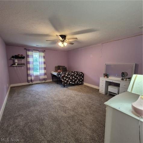 2252 Applegrove Street NE Canton OH 44721