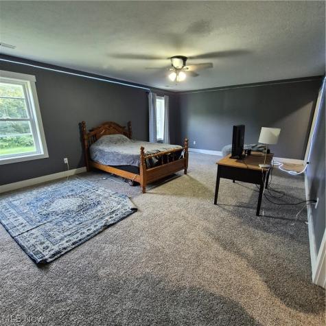 2252 Applegrove Street NE Canton OH 44721