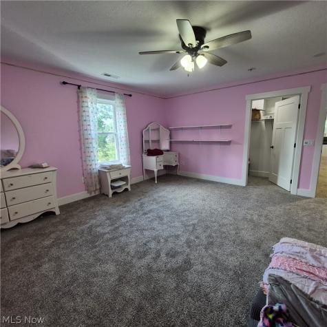 2252 Applegrove Street NE Canton OH 44721