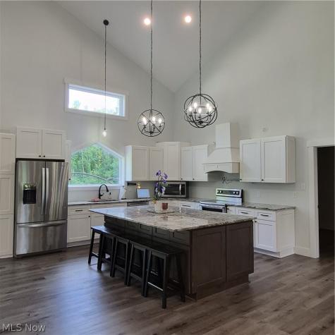 2252 Applegrove Street NE Canton OH 44721
