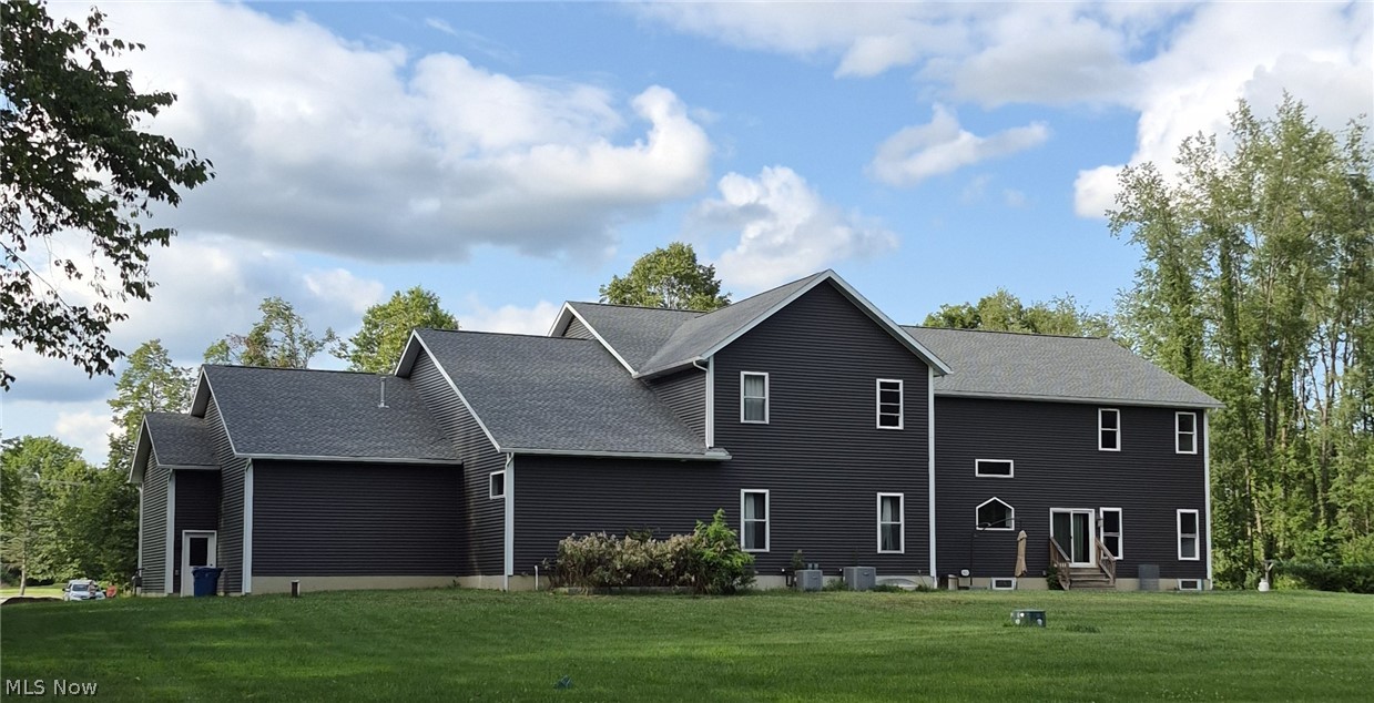 2252 Applegrove Street NE Canton OH 44721