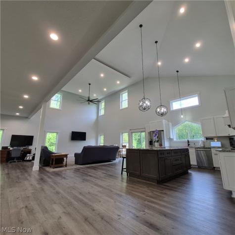 2252 Applegrove Street NE Canton OH 44721