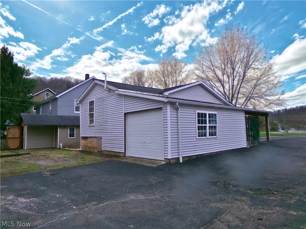 317 Mann Drive NE Waynesburg OH 44688