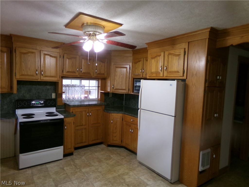 317 Mann Drive NE Waynesburg OH 44688