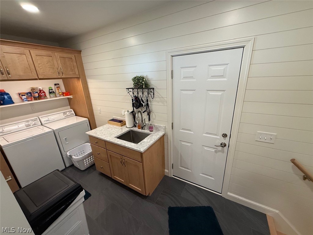 112 Karns Drive Dover OH 44622