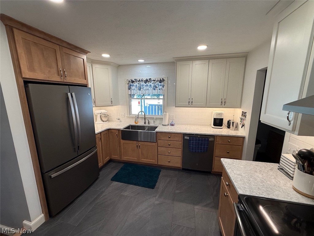 112 Karns Drive Dover OH 44622