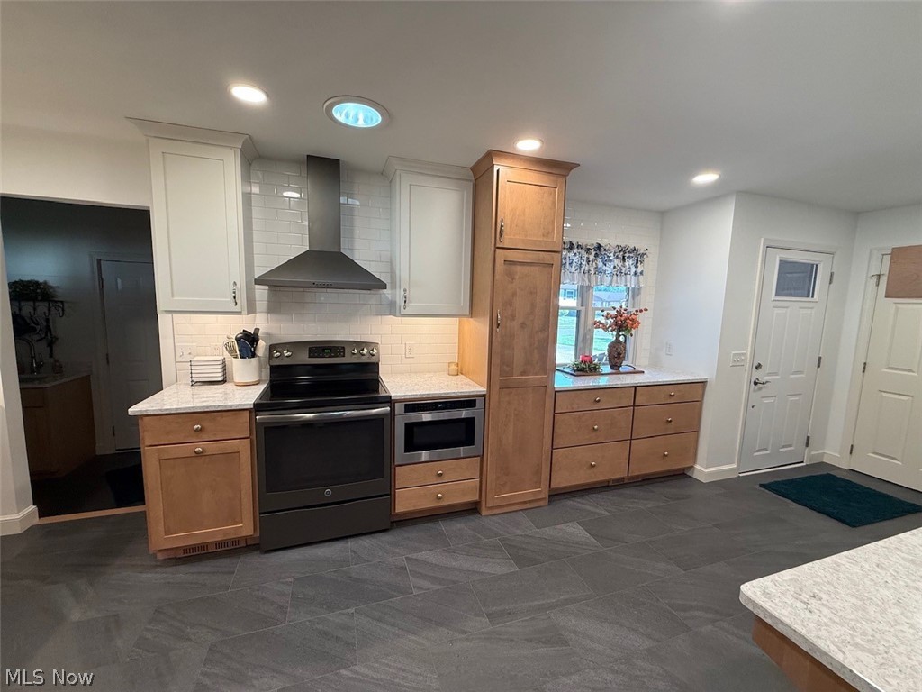 112 Karns Drive Dover OH 44622