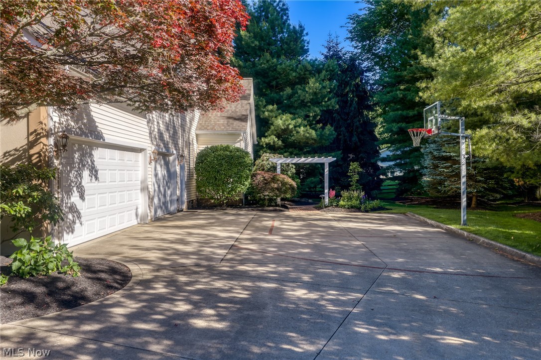 5808 Pinehurst Court Highland Heights OH 44143