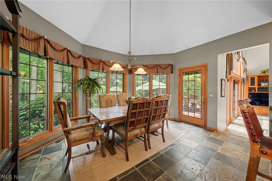 5808 Pinehurst Court Highland Heights OH 44143