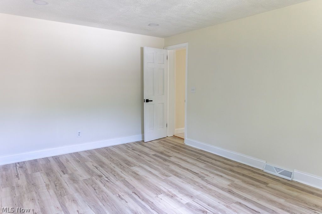 9309 Howland Springs Road SE Warren OH 44484