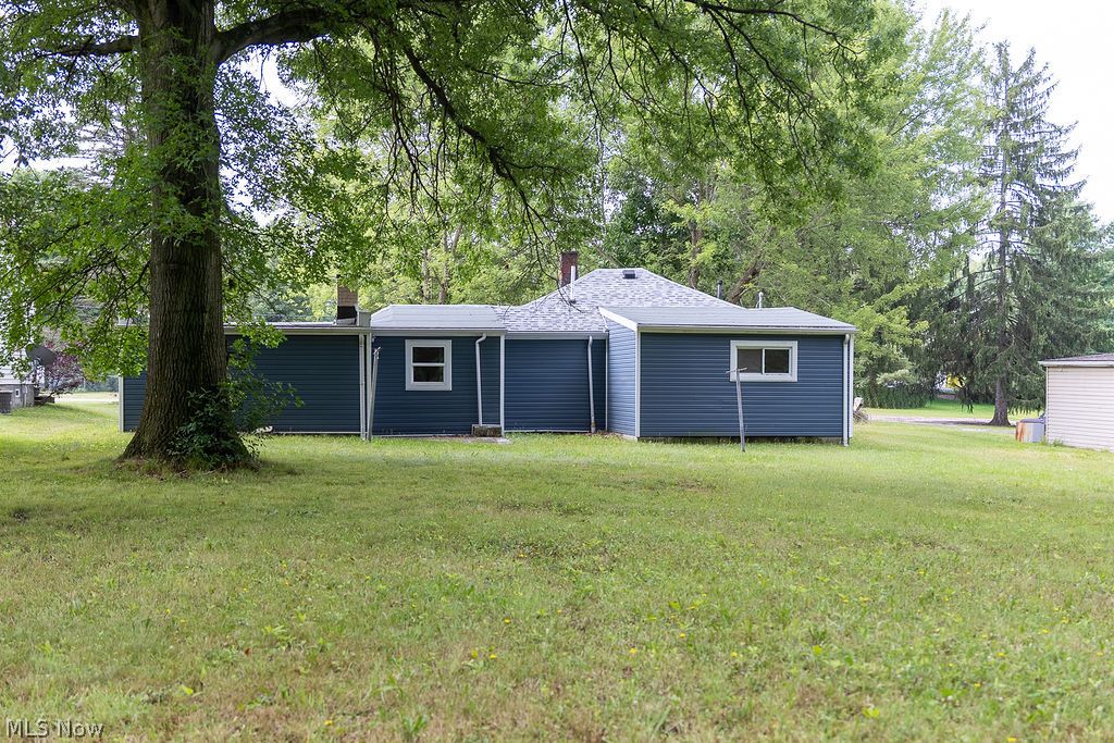9309 Howland Springs Road SE Warren OH 44484