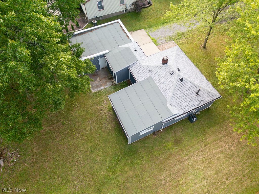 9309 Howland Springs Road SE Warren OH 44484