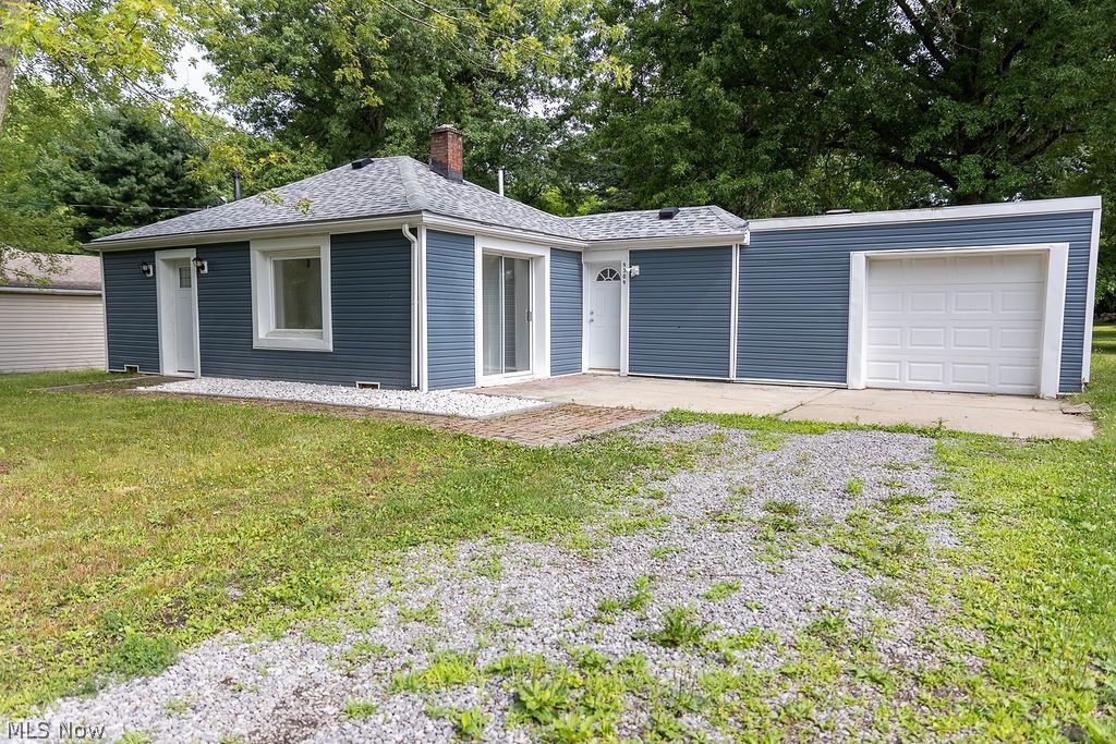 9309 Howland Springs Road SE Warren OH 44484