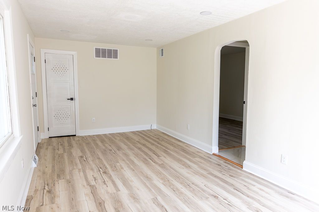 9309 Howland Springs Road SE Warren OH 44484