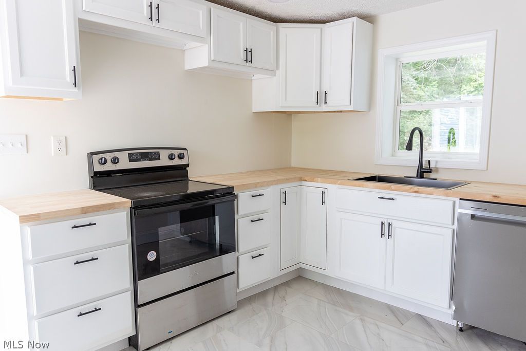 9309 Howland Springs Road SE Warren OH 44484