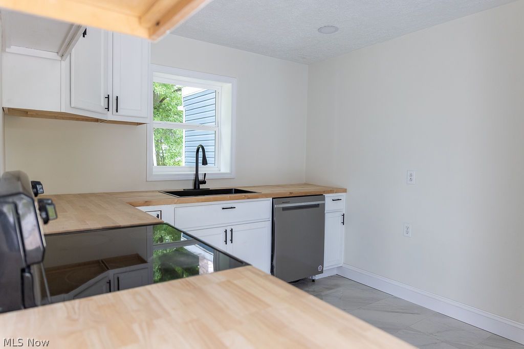 9309 Howland Springs Road SE Warren OH 44484