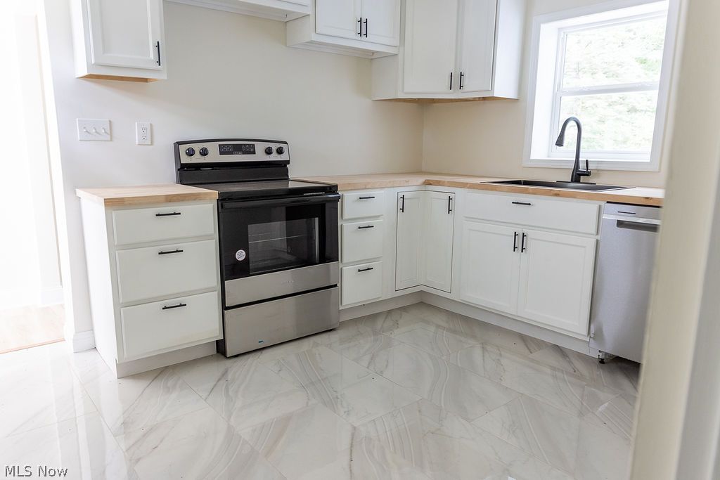 9309 Howland Springs Road SE Warren OH 44484