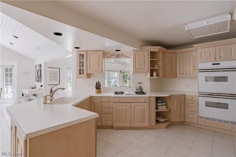 35600 Jackson Road Moreland Hills OH 44022